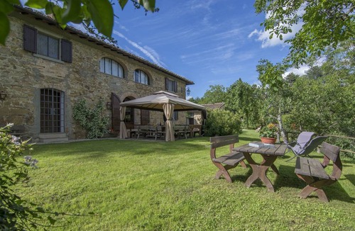 Borgo San Lorenzo Villa | 470 m² Villa ∙ 7 bedrooms ∙ 14 guests