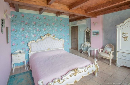 Tigliole House | 480 m² House ∙ 8 bedrooms ∙ 18 guests