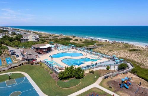 Corolla Light House | 4min Walk to Beach with Resort Pool Gym Hot Tub