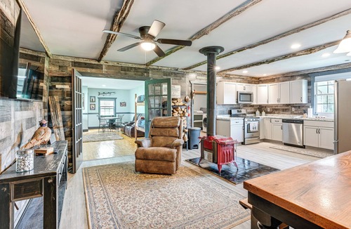 Deford Cottage | 5-acre Kingston Getaway: Sauna & Fire Pit