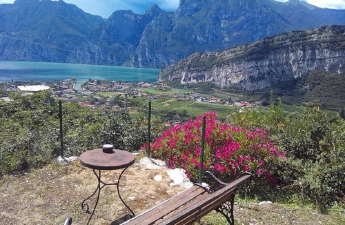 Torbole sul Garda Villa | 5 - Double with garden view overlooking the lake Torbole