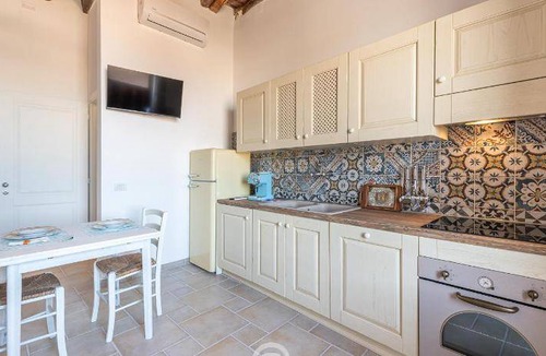 Historic Castle District Apartment | 50 m² Apartment ∙ 2 guests