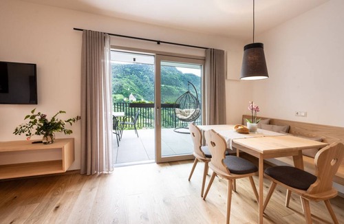 Barbiano Apartment | 55 m² Apartment ∙ 2 bedrooms ∙ 4 guests
