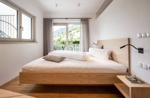 Barbiano Apartment | 55 m² Apartment ∙ 2 bedrooms ∙ 4 guests