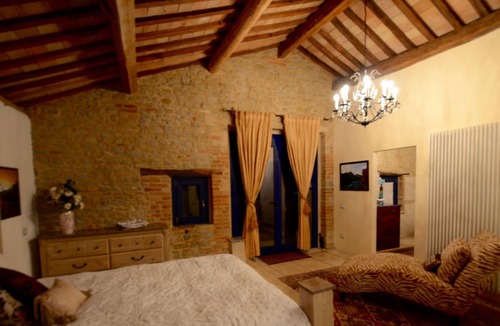 Colmurano Villa | 6 bed Villa with private pool in the Real Italy