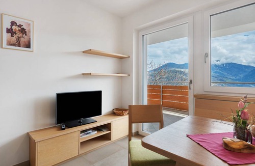 Barbiano Apartment | 60 m² Apartment ∙ 2 bedrooms ∙ 4 guests