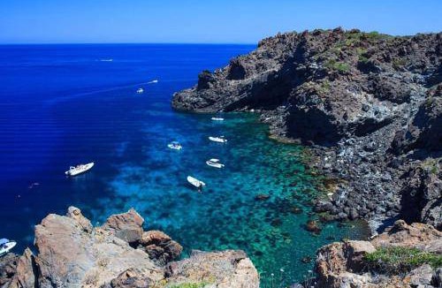 Pantelleria Apartment | 61 m² Apartment ∙ 2 bedrooms ∙ 4 guests