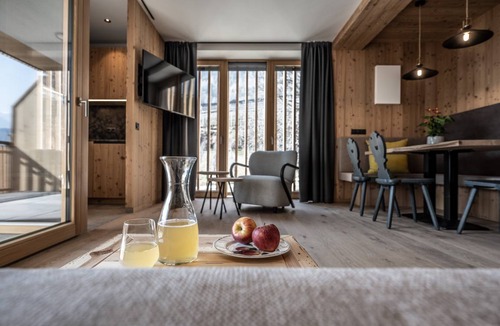 Barbiano Apartment | 62 m² Apartment ∙ 2 bedrooms ∙ 4 guests