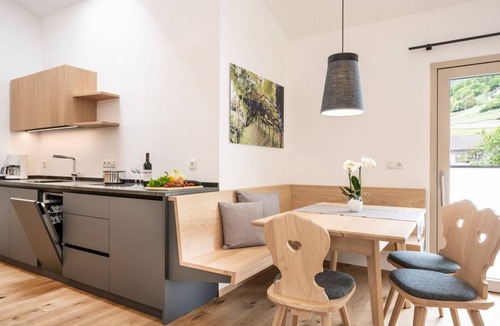Barbiano Apartment | 65 m² Apartment ∙ 2 bedrooms ∙ 4 guests