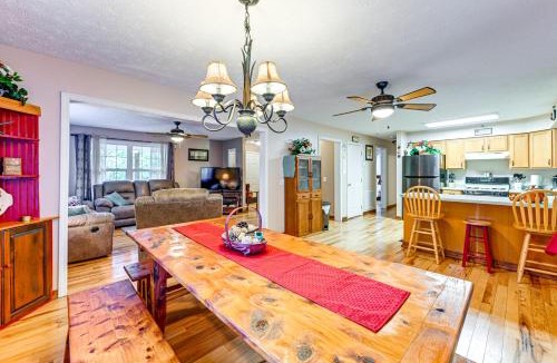 Franklin House | 7 Mi to Franklin: Peaceful Home w/Deck & Yard!