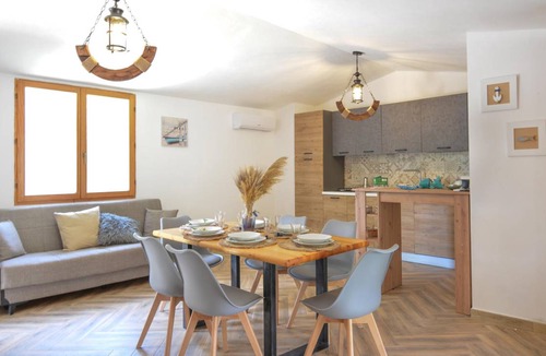 Solanas House | 75 m² House ∙ 4 bedrooms ∙ 7 guests