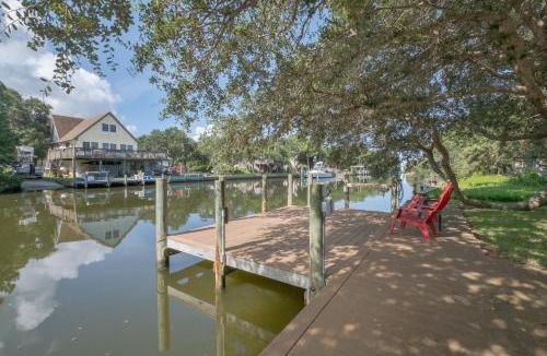 Brigands' Bay House | 7813 - Dock Tails