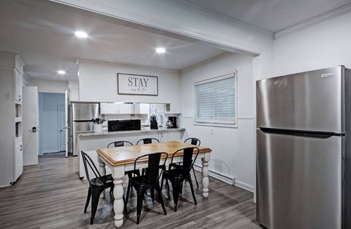 Tougaloo House | 7BR Workforce Stay Near I-55 & I-220