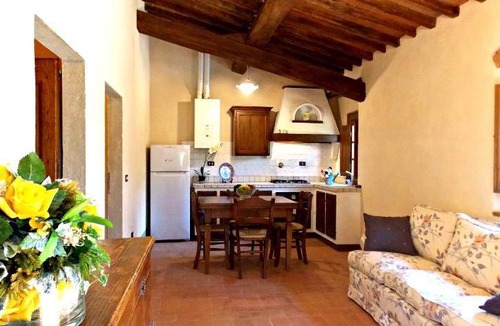 Dicomano Apartment | 80 m² Apartment ∙ 2 bedrooms ∙ 6 guests