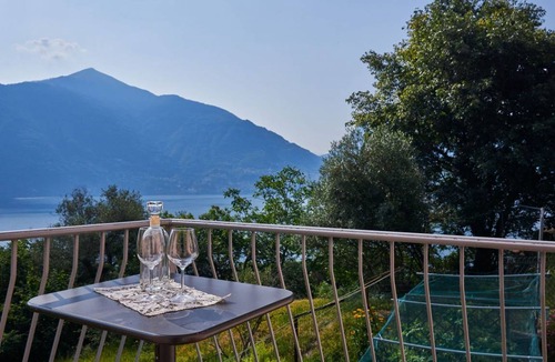 Santa Maria - Rezzonico Apartment | 85 m² Apartment ∙ 2 bedrooms ∙ 4 guests