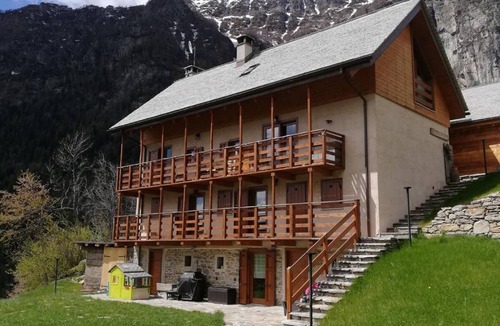 Varzo Apartment | 90 m² Apartment ∙ 3 bedrooms ∙ 8 guests
