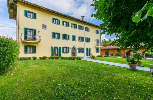 Fucecchio Villa | 900 m² Villa ∙ 8 bedrooms ∙ 15 guests