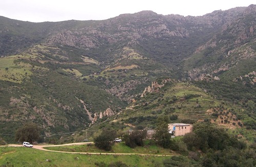 Lanusei House | A cozy vacation house surrounded by natural beauties.