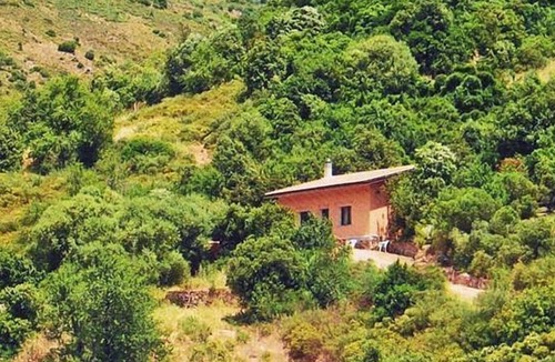 Lanusei House | A cozy vacation house surrounded by natural beauties.