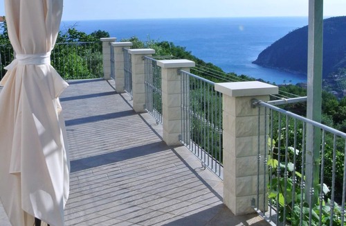 Casale Villa | A window on the Gulf of Moneglia and a passepartout for the 5 Terre