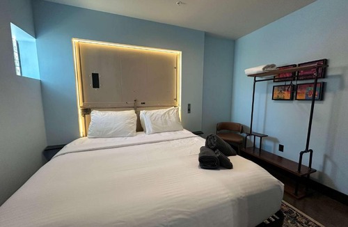 Downtown Louisville Hotel | A12 Lower West Stakes Daily Double Suite