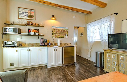 South Capitol Condo | Adobe Casita Downtown - King Bed + Patio * Spacious 450 Sq Ft