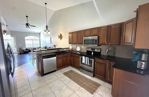 Spring Hill House | Adv. Coast - 2BR/2BH Near Springs, Beach, Fenced
