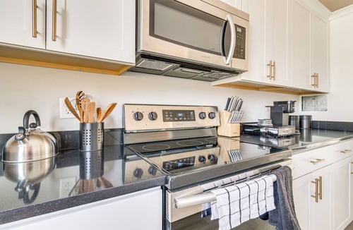 Chattanooga Condo | Adventure, Relax & Play: Chic Condo in Chattanooga