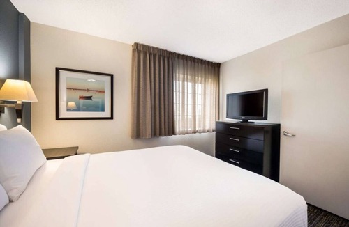 Morris Plains Hotel | Affordable Option: 3 1BR Suites w/Full Kitchen Near NYC Access