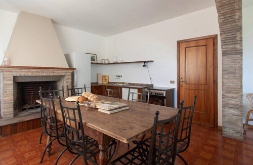 Montelovesco House | Agriturismo Il Poggio, two houses sharing a pool
