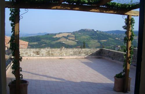 Fratta House | Agriturismo Tenuta Conti Faina