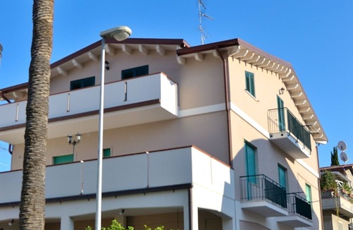 Roseto degli Abruzzi Apartment | Air conditioning, wifi and wall internet, 150 meters from the sea, 450 meters from the center