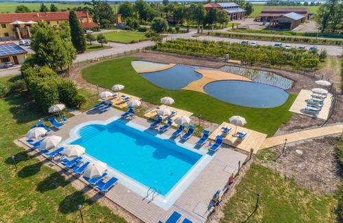 Palazzolo dello Stella Apartment | Airone - spacious apartment with large terrace close to reception area
