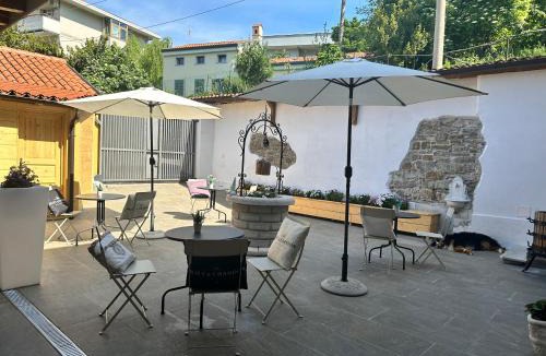 San Giovanni-Chiadino-Rozzol Bed & Breakfast | Al bosco incantato