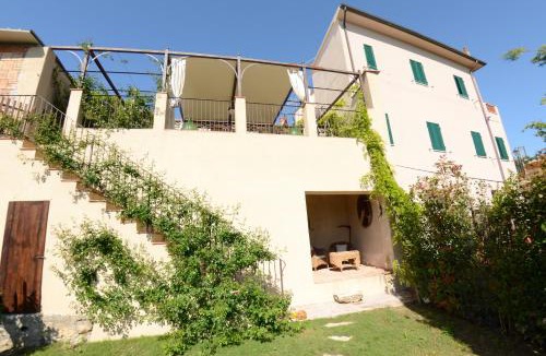 Aiale House | Al Colle Di Lari