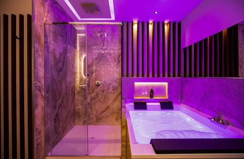 Universita House | AlbaDea Déco&Jacuzzi