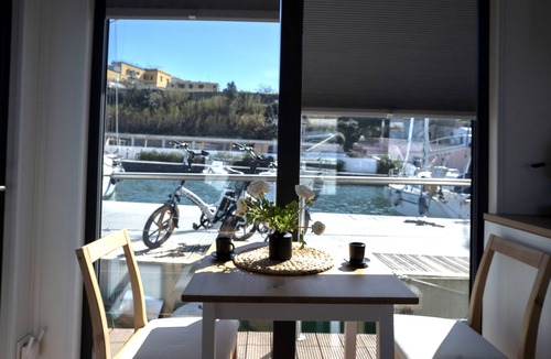 Procida Boat Rental | Almalo Floating House Case galleggianti
