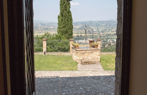 Bovara House | Alvavista2 apartment with pool, 20 minutes' drive from the center of Assisi.