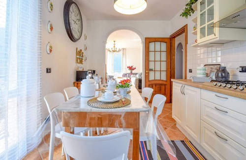 Cicagna House | Amazing home in Cicagna with WiFi