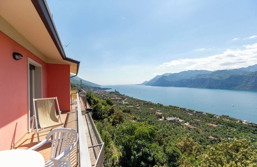 Campagnola Apartment | Amazing view of Lake Garda - first floor