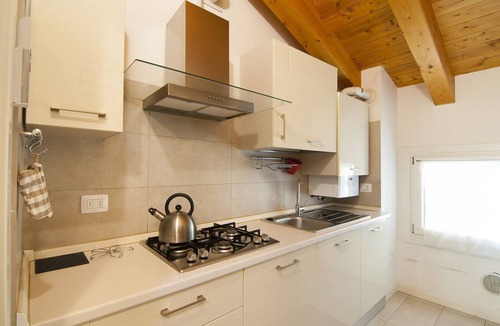 San Zeno Apartment | Ampio alloggio con 2 camere e 2 bagni
