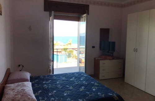 Falerna Marina House | Ampio Appartamento a 20 Metri dal Mare con Ampio Balcone Vista Mare