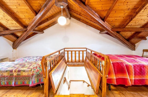Loco House | An incredibly charming cottage with lots of character awaits you in this small village.