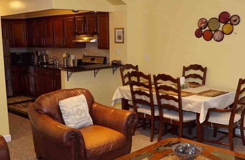 Wakefield Apartment | An Unbeatable Cozy 3 Bedroom Apartment.
