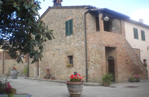 Gambassi Terme Apartment | Ancient farmhouse with swimming pool near San Gimignano