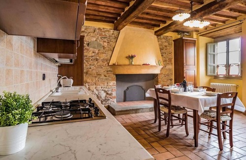 Cascine-La Croce Apartment | Anseneta, apartment with pool, A/C, free WiFi