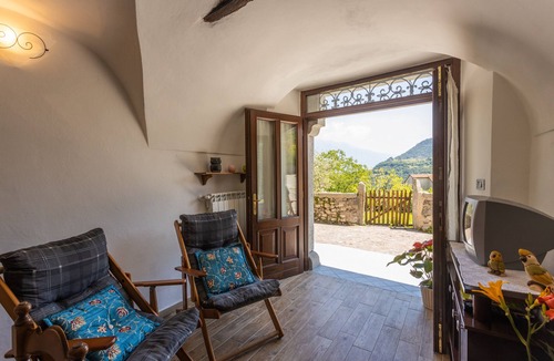 Vesio House | ANTICA CORTE GINEVRA - AP. LANCILLOTTO LAKE OF GARDA