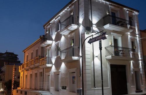 Mirto Apartment | Antico Palazzo del Corso by Home Dardano
