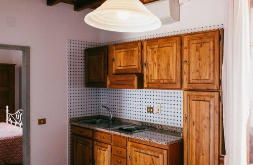 San Donato in Fronzano Apartment | Apartment '32 B Fattoria Degli Usignoli 5 Pax' with Shared Pool, Wi-Fi and Air Conditioning