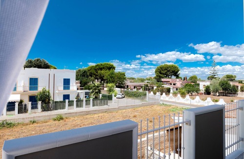 Marina di Pulsano Apartment | Apartment 'A Casa Di Palma - 2' with Wi-Fi and Air Conditioning